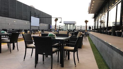 SEVEN CAFE