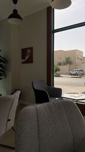 مقهى خمسين جرام لتقديم المشروبات