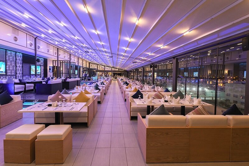 مراجعة شاملة لـ Tesh Lounge: أجواء مميزة وأفضل المشروبات